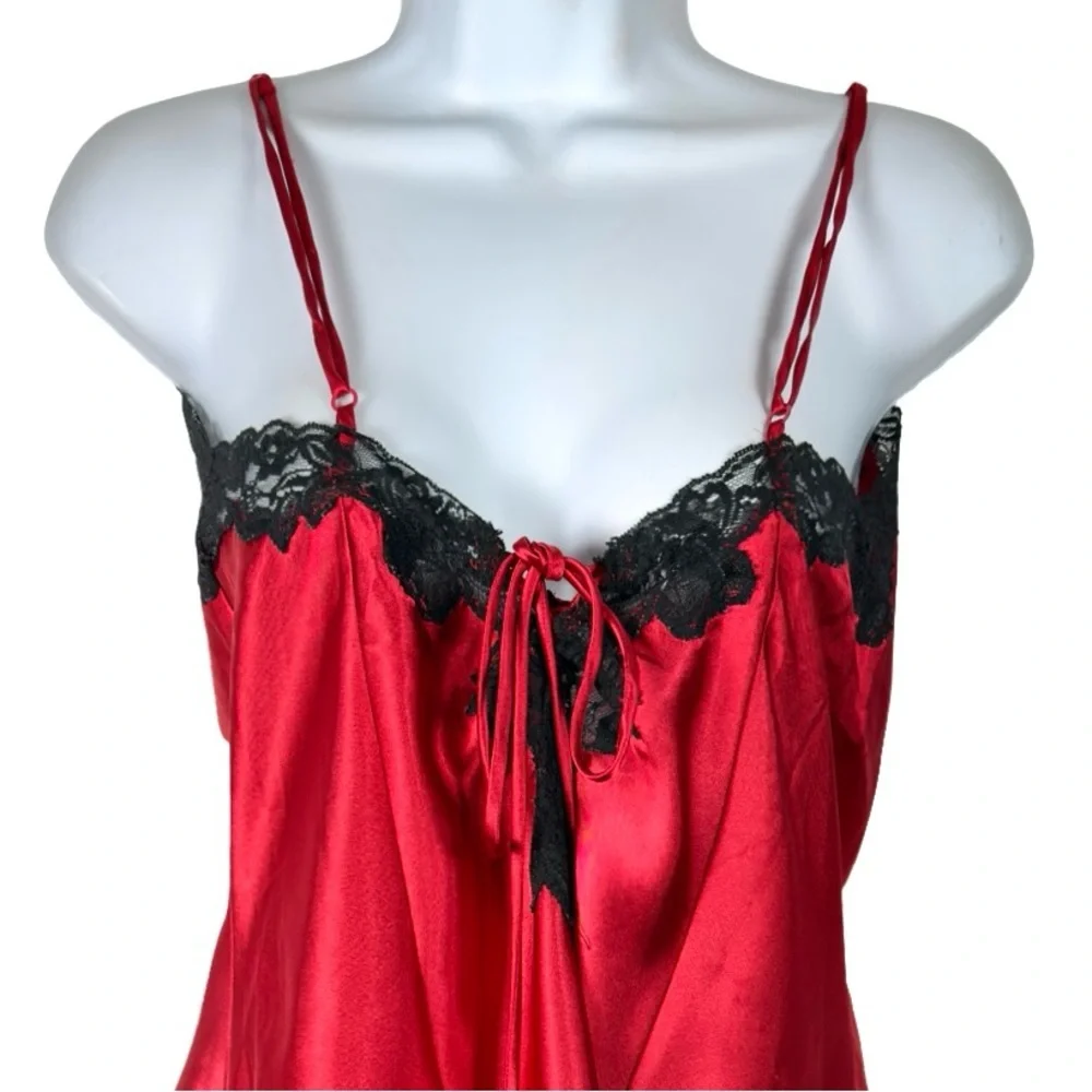 Frederick's of Hollywood Scarlet Satin Chemise with Ebony Lace Small